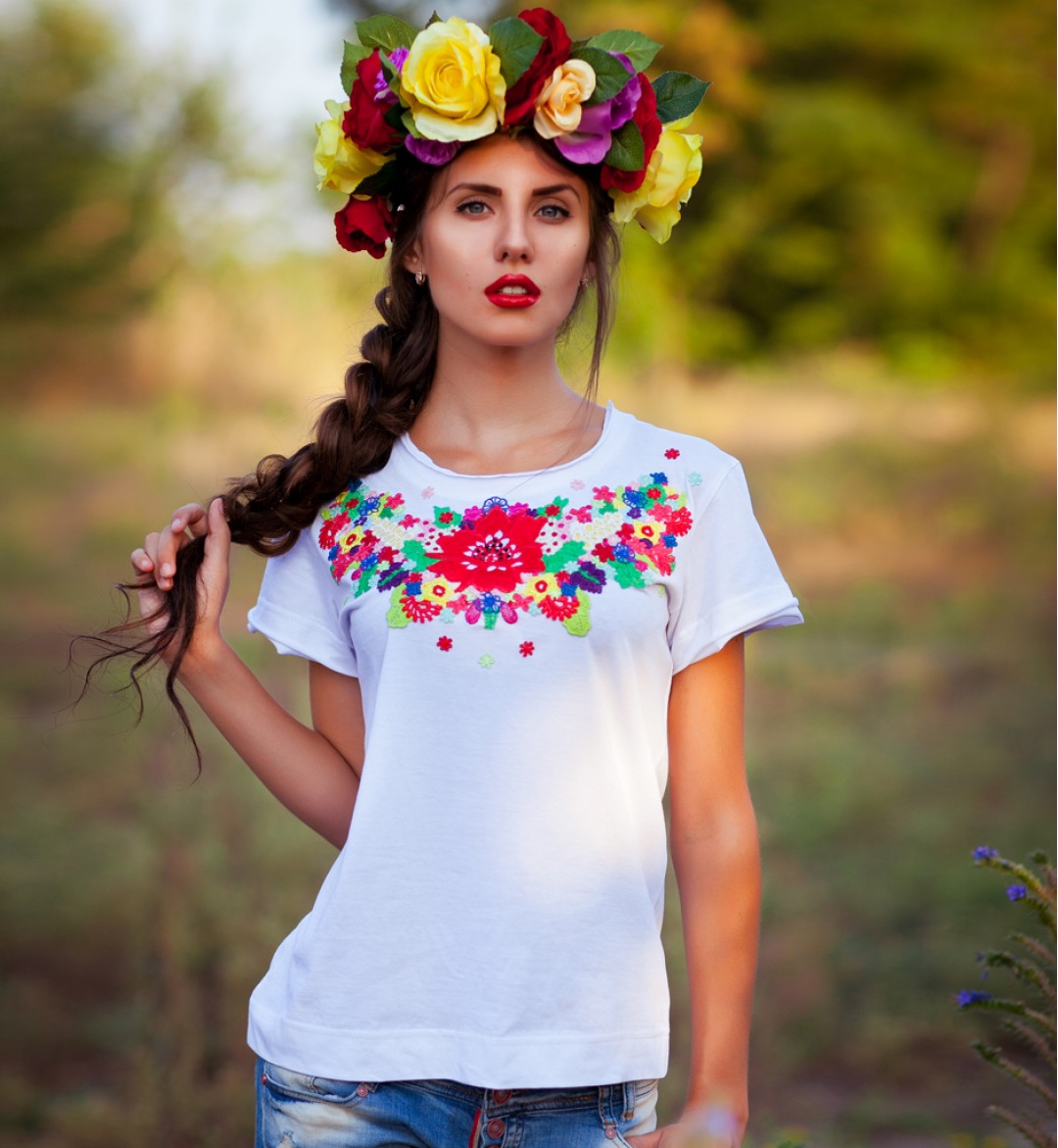 Футболка casual 'Квіткова вишиванка'